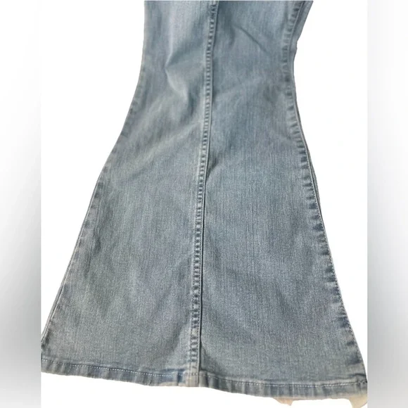 Ava & Viv Women's Denim Flare Jumpsuits Sleeveless Overalls Size 17 light No tag - Picture 8 of 15